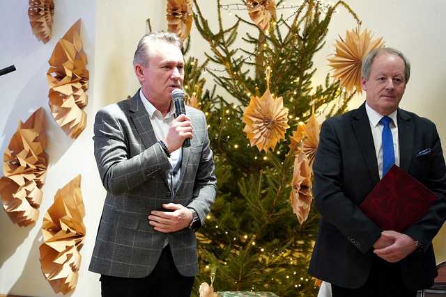 [FOTO] Po raz jedenasty kolędowali w witoszowskiej leśniczówce
