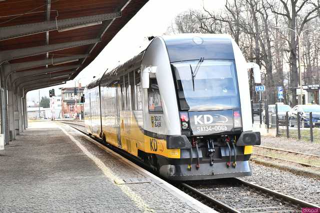 Niewyraźne zapowiedzi pociągów na dworcu w Świdnicy: PKP obiecuje poprawę