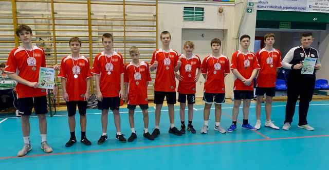 [FOTO] Szczypiorniści z klas 7-8 rywalizowali w turnieju międzyszkolnym
