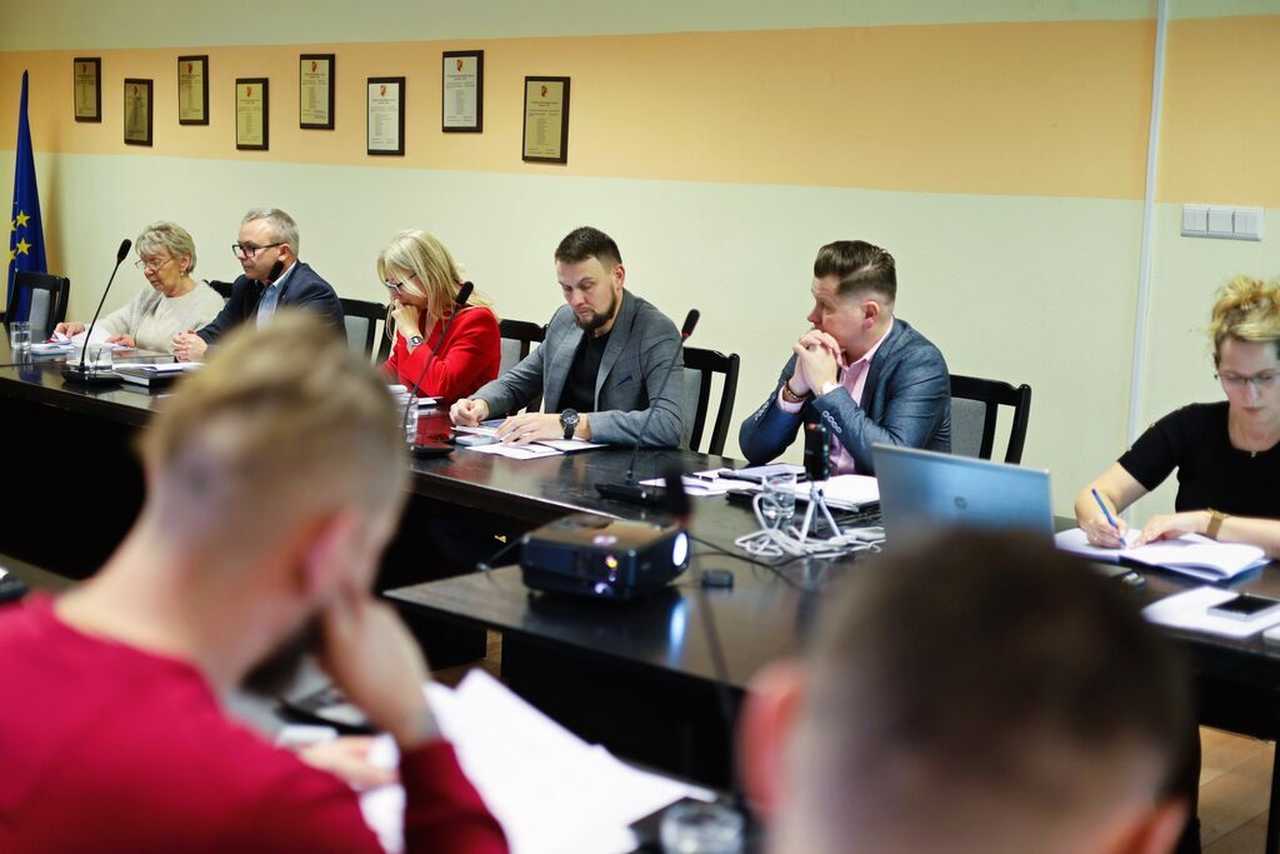 Rada Miejska przeciw wygaśnięciu mandatu radnej Zuzanny Szill 