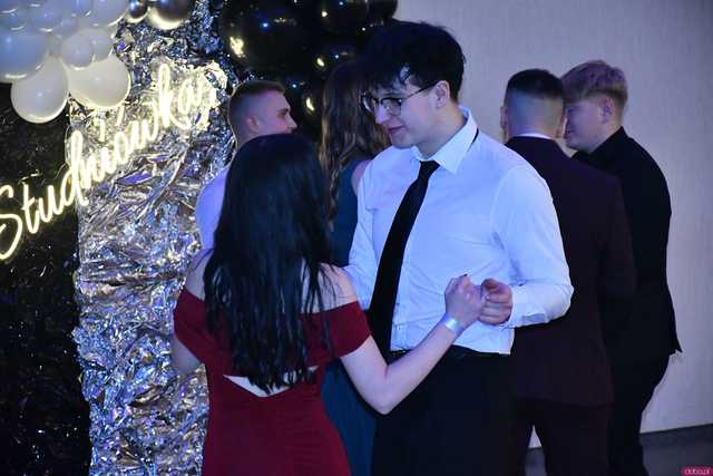 [WIDEO/FOTO] Ten wieczór zapamiętają do końca życia! Studniówka Zespołu Szkół Ekonomicznych w Świdnicy