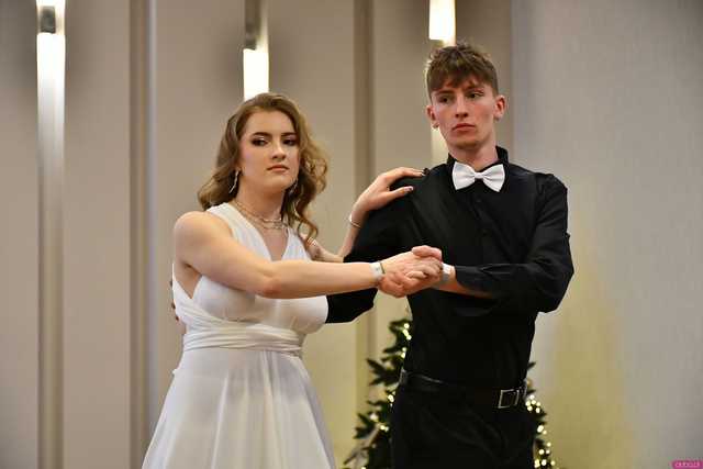 [WIDEO/FOTO] Ten wieczór zapamiętają do końca życia! Studniówka Zespołu Szkół Ekonomicznych w Świdnicy