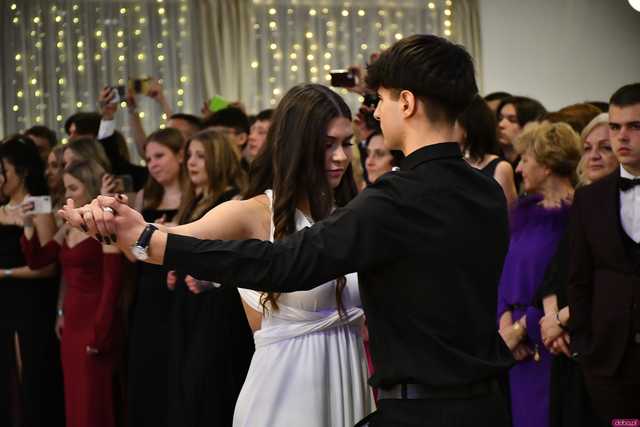 [WIDEO/FOTO] Ten wieczór zapamiętają do końca życia! Studniówka Zespołu Szkół Ekonomicznych w Świdnicy