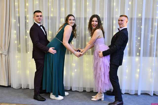 [WIDEO/FOTO] Ten wieczór zapamiętają do końca życia! Studniówka Zespołu Szkół Ekonomicznych w Świdnicy