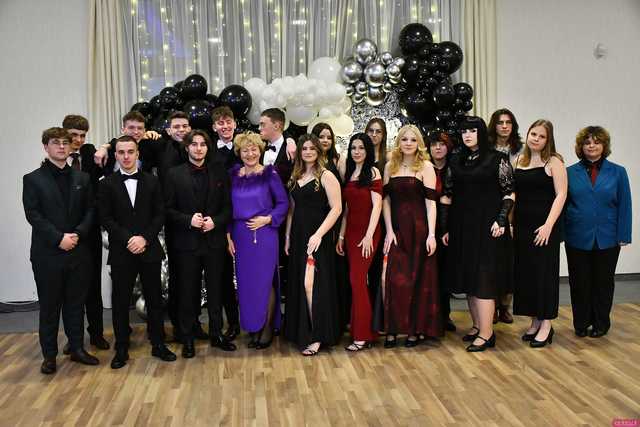 [WIDEO/FOTO] Ten wieczór zapamiętają do końca życia! Studniówka Zespołu Szkół Ekonomicznych w Świdnicy