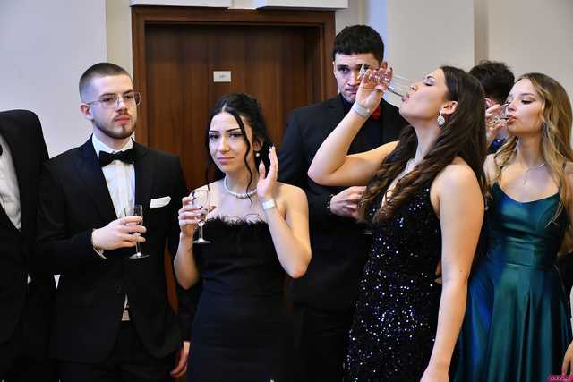 [WIDEO/FOTO] Ten wieczór zapamiętają do końca życia! Studniówka Zespołu Szkół Ekonomicznych w Świdnicy