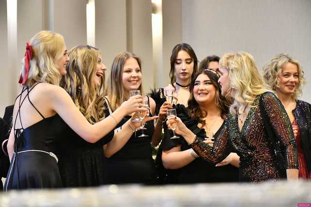 [WIDEO/FOTO] Ten wieczór zapamiętają do końca życia! Studniówka Zespołu Szkół Ekonomicznych w Świdnicy