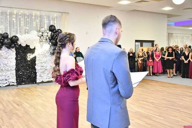 [WIDEO/FOTO] Ten wieczór zapamiętają do końca życia! Studniówka Zespołu Szkół Ekonomicznych w Świdnicy