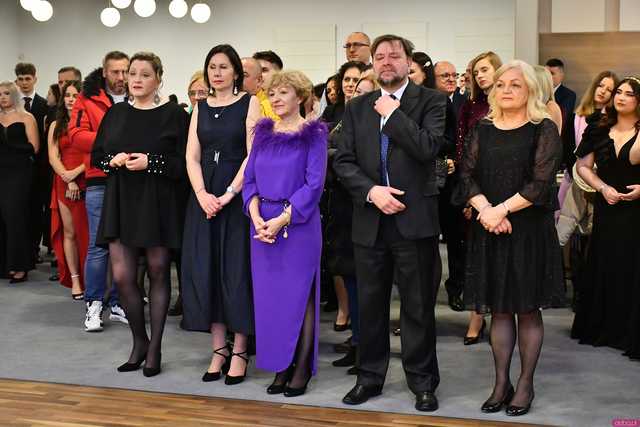 [WIDEO/FOTO] Ten wieczór zapamiętają do końca życia! Studniówka Zespołu Szkół Ekonomicznych w Świdnicy