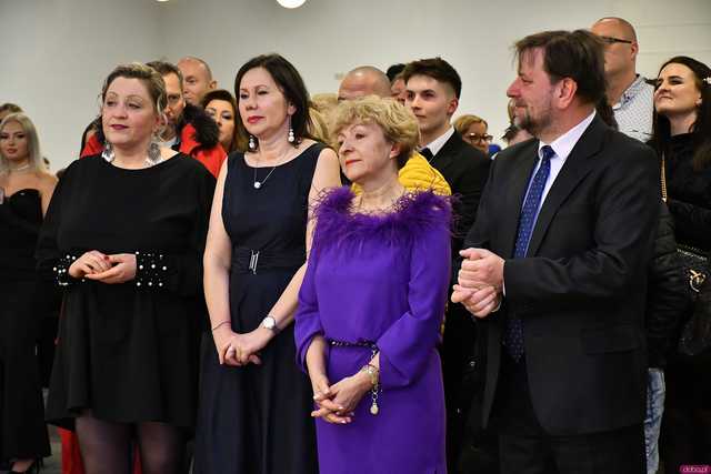 [WIDEO/FOTO] Ten wieczór zapamiętają do końca życia! Studniówka Zespołu Szkół Ekonomicznych w Świdnicy