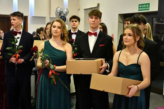 [WIDEO/FOTO] Ten wieczór zapamiętają do końca życia! Studniówka Zespołu Szkół Ekonomicznych w Świdnicy
