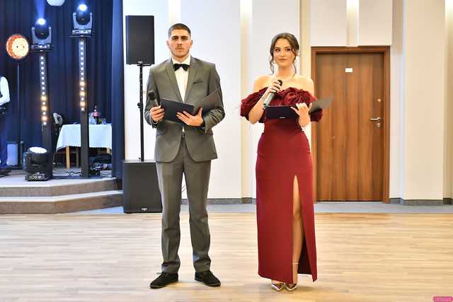 [WIDEO/FOTO] Ten wieczór zapamiętają do końca życia! Studniówka Zespołu Szkół Ekonomicznych w Świdnicy