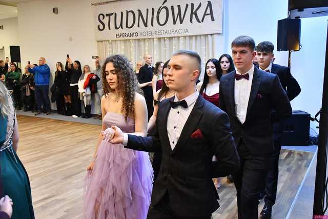 [WIDEO/FOTO] Ten wieczór zapamiętają do końca życia! Studniówka Zespołu Szkół Ekonomicznych w Świdnicy