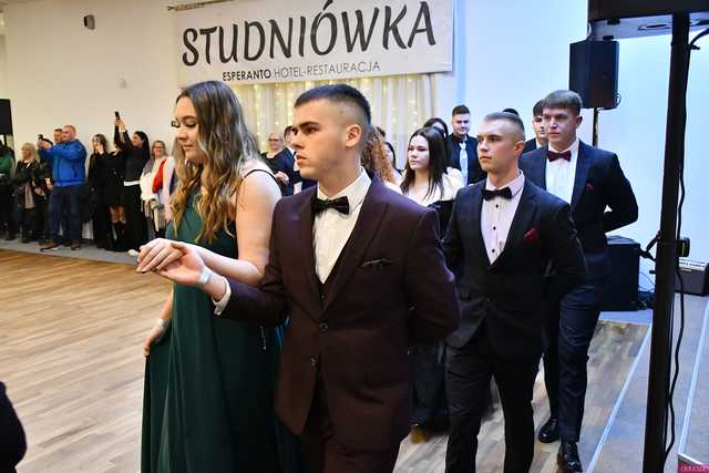 [WIDEO/FOTO] Ten wieczór zapamiętają do końca życia! Studniówka Zespołu Szkół Ekonomicznych w Świdnicy
