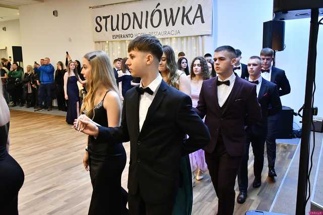 [WIDEO/FOTO] Ten wieczór zapamiętają do końca życia! Studniówka Zespołu Szkół Ekonomicznych w Świdnicy