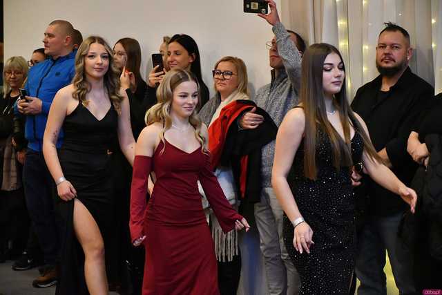 [WIDEO/FOTO] Ten wieczór zapamiętają do końca życia! Studniówka Zespołu Szkół Ekonomicznych w Świdnicy