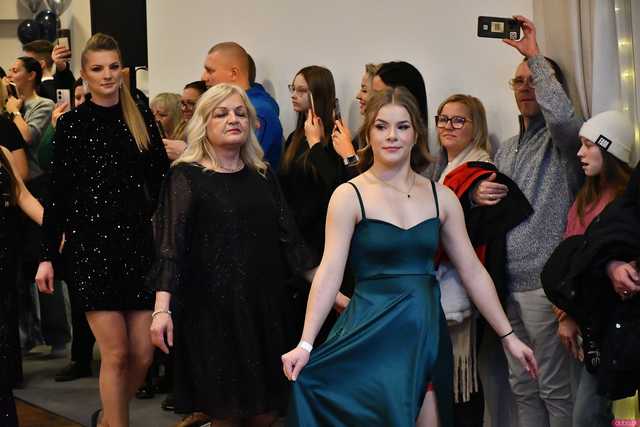 [WIDEO/FOTO] Ten wieczór zapamiętają do końca życia! Studniówka Zespołu Szkół Ekonomicznych w Świdnicy