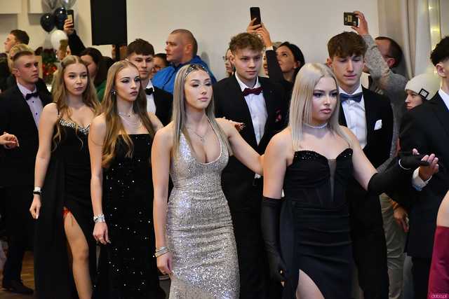 [WIDEO/FOTO] Ten wieczór zapamiętają do końca życia! Studniówka Zespołu Szkół Ekonomicznych w Świdnicy