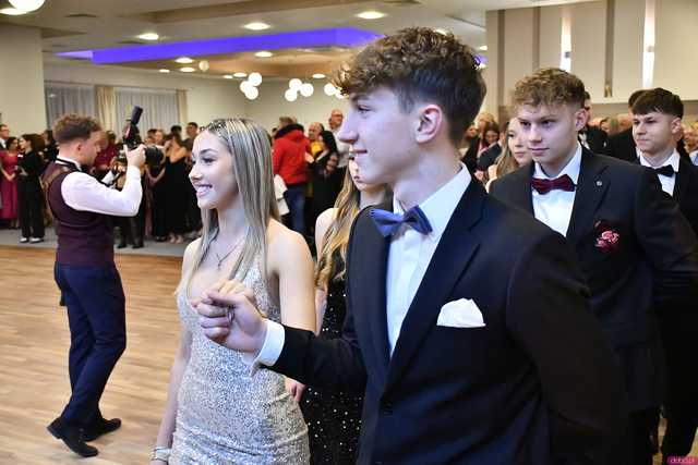 [WIDEO/FOTO] Ten wieczór zapamiętają do końca życia! Studniówka Zespołu Szkół Ekonomicznych w Świdnicy