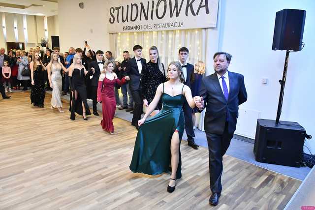 [WIDEO/FOTO] Ten wieczór zapamiętają do końca życia! Studniówka Zespołu Szkół Ekonomicznych w Świdnicy