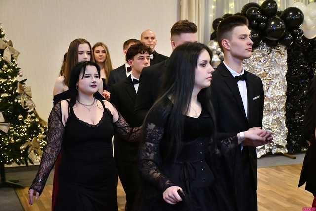 [WIDEO/FOTO] Ten wieczór zapamiętają do końca życia! Studniówka Zespołu Szkół Ekonomicznych w Świdnicy
