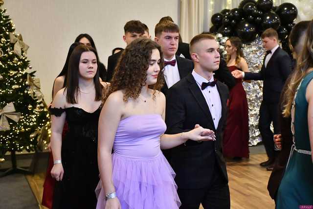 [WIDEO/FOTO] Ten wieczór zapamiętają do końca życia! Studniówka Zespołu Szkół Ekonomicznych w Świdnicy