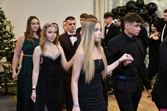 [WIDEO/FOTO] Ten wieczór zapamiętają do końca życia! Studniówka Zespołu Szkół Ekonomicznych w Świdnicy