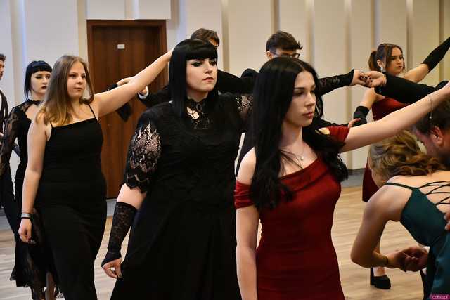 [WIDEO/FOTO] Ten wieczór zapamiętają do końca życia! Studniówka Zespołu Szkół Ekonomicznych w Świdnicy