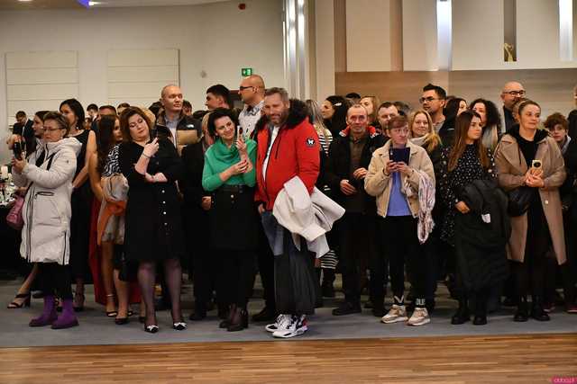 [WIDEO/FOTO] Ten wieczór zapamiętają do końca życia! Studniówka Zespołu Szkół Ekonomicznych w Świdnicy