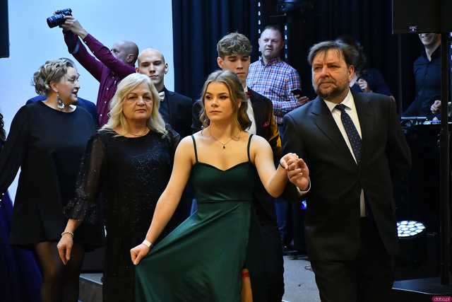 [WIDEO/FOTO] Ten wieczór zapamiętają do końca życia! Studniówka Zespołu Szkół Ekonomicznych w Świdnicy