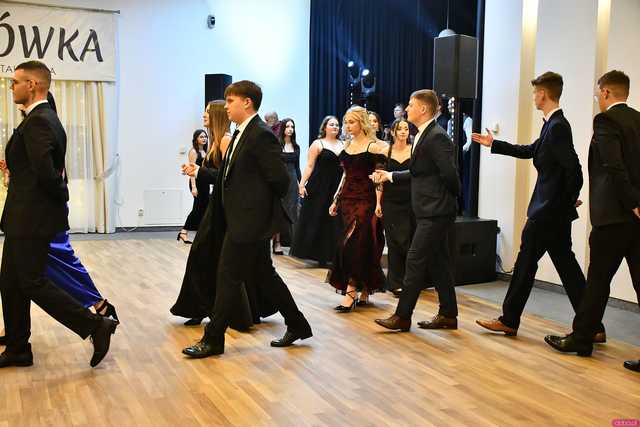 [WIDEO/FOTO] Ten wieczór zapamiętają do końca życia! Studniówka Zespołu Szkół Ekonomicznych w Świdnicy