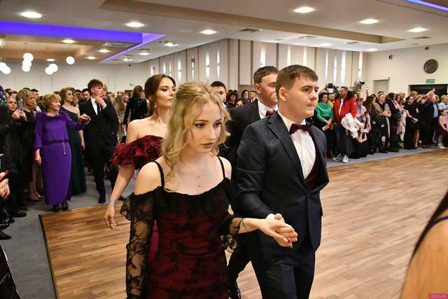 [WIDEO/FOTO] Ten wieczór zapamiętają do końca życia! Studniówka Zespołu Szkół Ekonomicznych w Świdnicy
