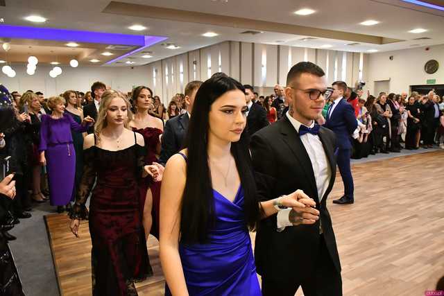 [WIDEO/FOTO] Ten wieczór zapamiętają do końca życia! Studniówka Zespołu Szkół Ekonomicznych w Świdnicy