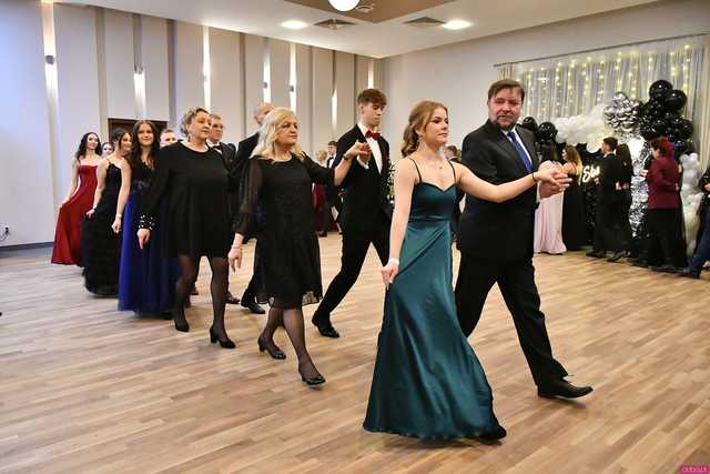 [WIDEO/FOTO] Ten wieczór zapamiętają do końca życia! Studniówka Zespołu Szkół Ekonomicznych w Świdnicy