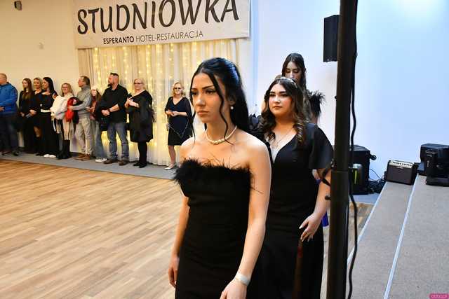 [WIDEO/FOTO] Ten wieczór zapamiętają do końca życia! Studniówka Zespołu Szkół Ekonomicznych w Świdnicy