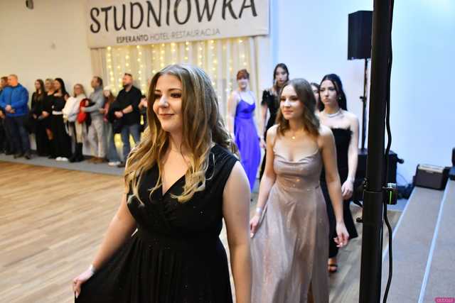 [WIDEO/FOTO] Ten wieczór zapamiętają do końca życia! Studniówka Zespołu Szkół Ekonomicznych w Świdnicy