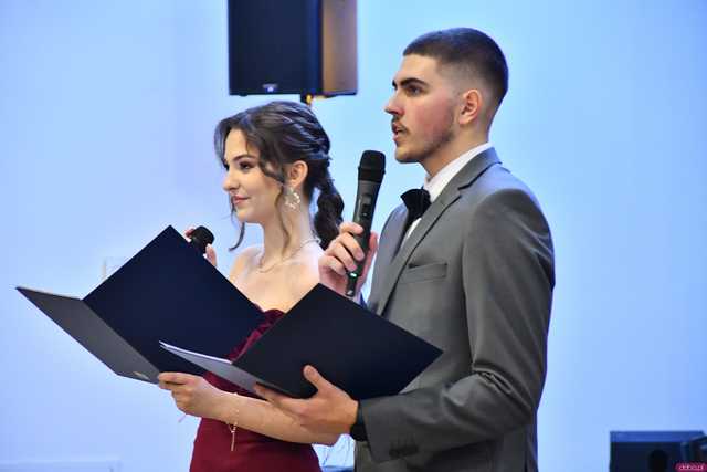 [WIDEO/FOTO] Ten wieczór zapamiętają do końca życia! Studniówka Zespołu Szkół Ekonomicznych w Świdnicy