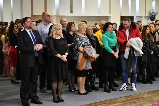 [WIDEO/FOTO] Ten wieczór zapamiętają do końca życia! Studniówka Zespołu Szkół Ekonomicznych w Świdnicy