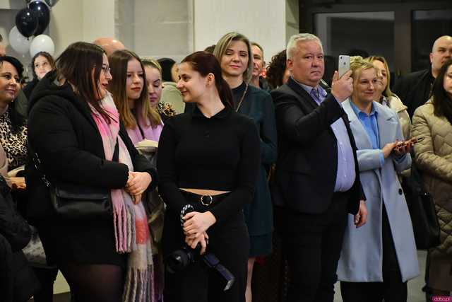 [WIDEO/FOTO] Ten wieczór zapamiętają do końca życia! Studniówka Zespołu Szkół Ekonomicznych w Świdnicy