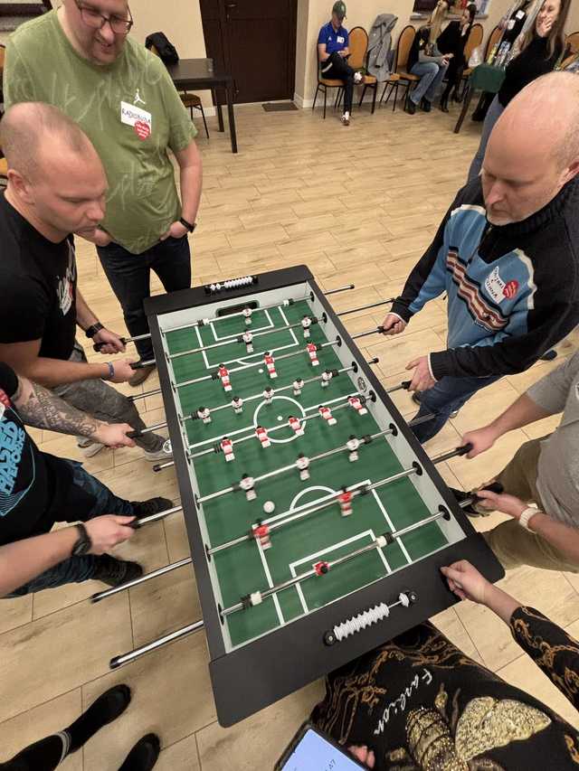 [FOTO] W Pszennie rywalizowali w piłkarzyki, aby wesprzeć WOŚP