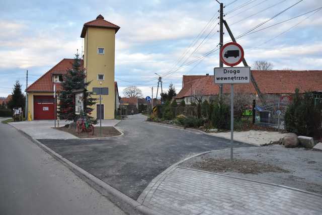 [FOTO] Nowa nawierzchnia przy remizie strażackiej w Grodziszczu