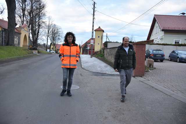 [FOTO] Nowa nawierzchnia przy remizie strażackiej w Grodziszczu