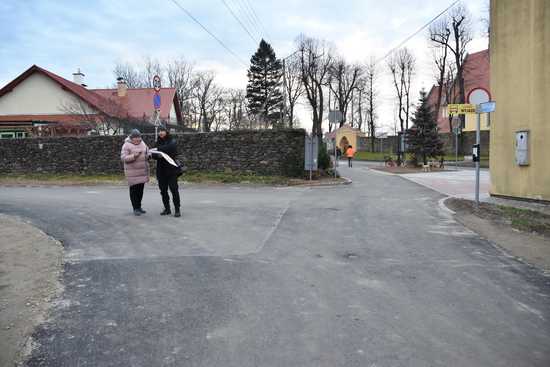 [FOTO] Nowa nawierzchnia przy remizie strażackiej w Grodziszczu
