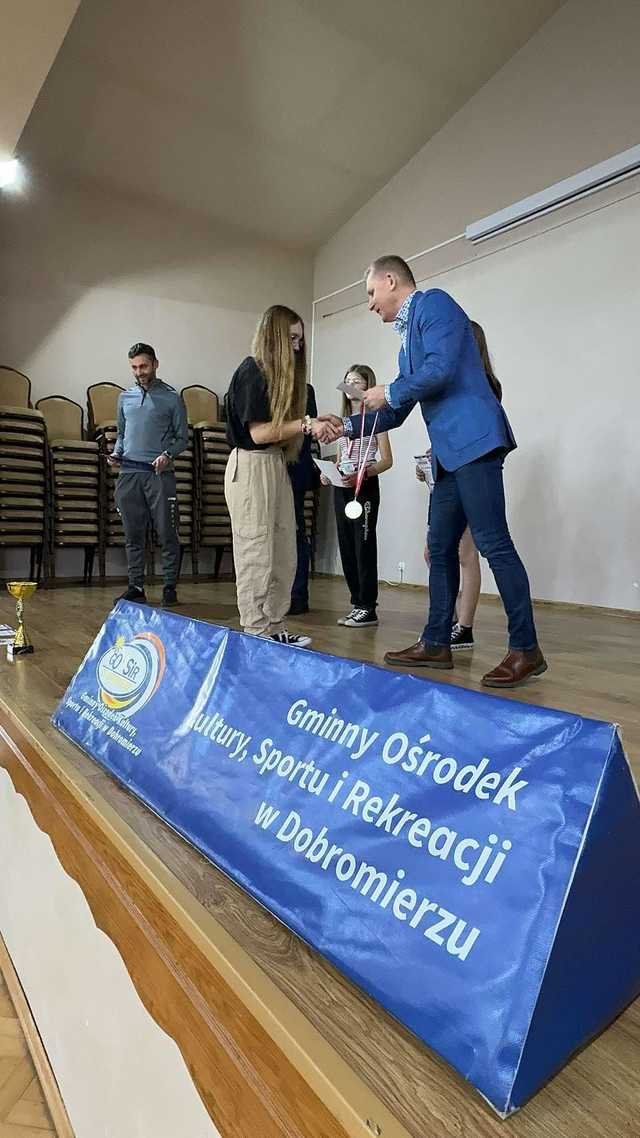 [FOTO] Zacięta rywalizacja na Gminnym Turnieju Tenisa Stołowego szkół podstawowych w Gniewkowie