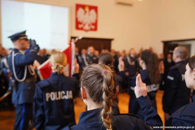[FOTO/WIDEO] Nowi policjanci zasilili jednostki na terenie Dolnego Śląska
