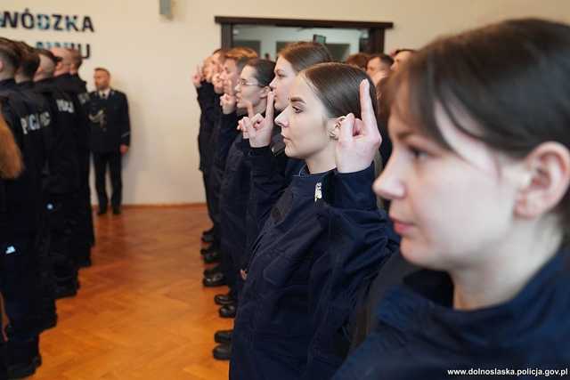 [FOTO/WIDEO] Nowi policjanci zasilili jednostki na terenie Dolnego Śląska