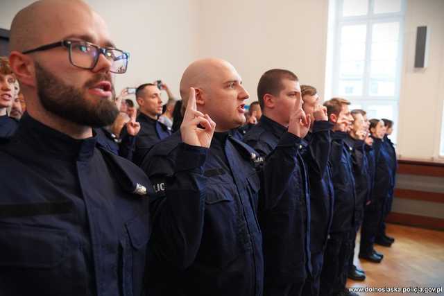 [FOTO/WIDEO] Nowi policjanci zasilili jednostki na terenie Dolnego Śląska