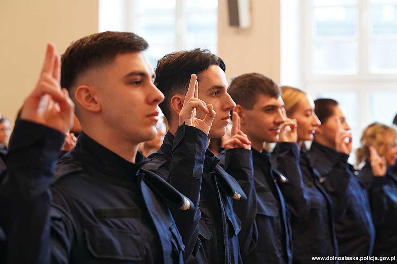 [FOTO/WIDEO] Nowi policjanci zasilili jednostki na terenie Dolnego Śląska