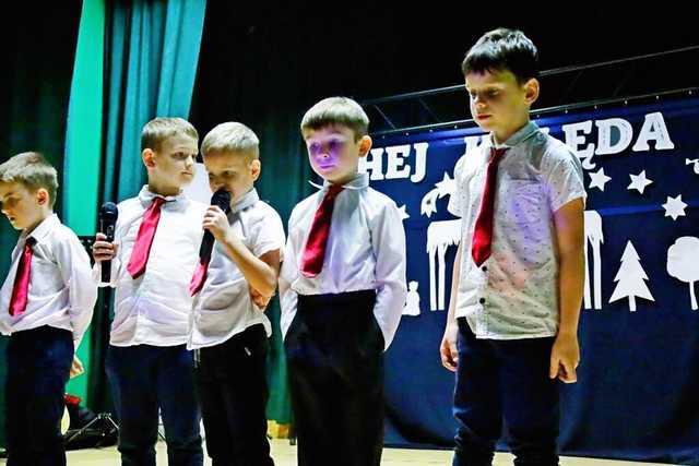 [FOTO] W żarowskiej podstawówce świętowali Dzień Babci i Dziadka