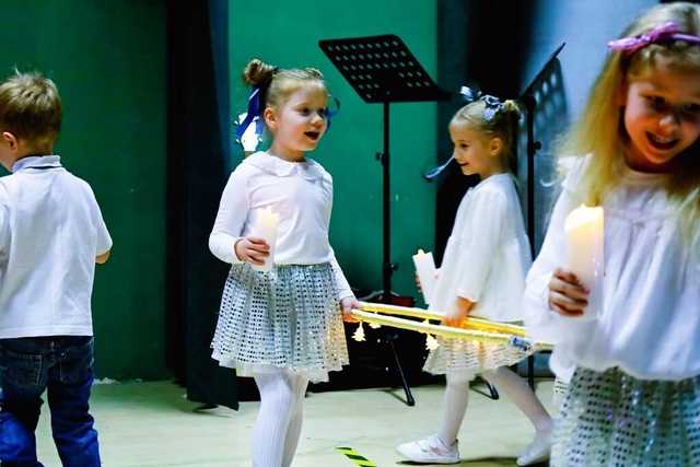 [FOTO] W żarowskiej podstawówce świętowali Dzień Babci i Dziadka
